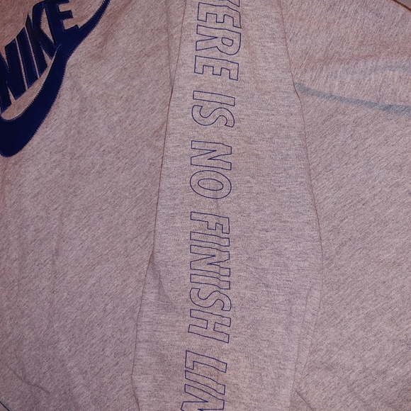 Nike Long Sleeve Tee NWT - Picture 4 of 5